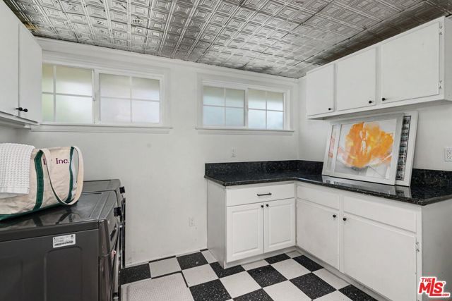 975 Pepperhill Road, Pasadena, CA 91107