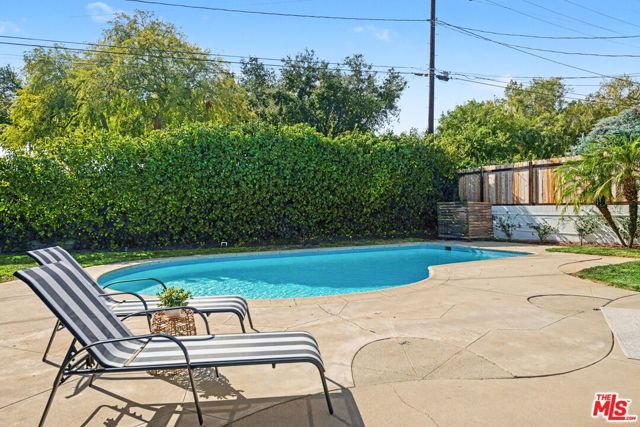 975 Pepperhill Road, Pasadena, CA 91107
