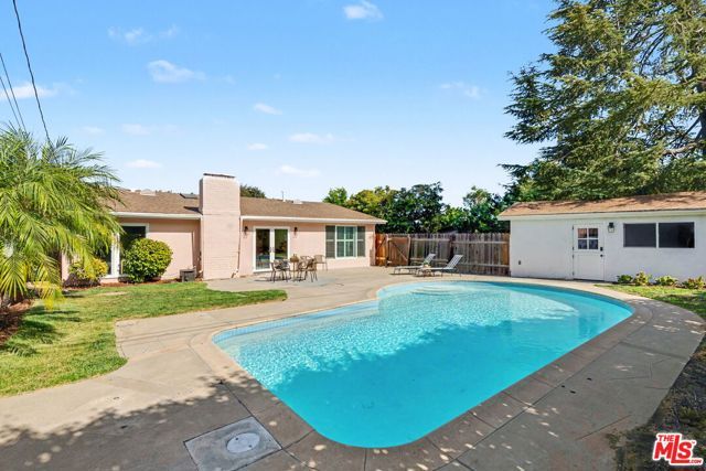 975 Pepperhill Road, Pasadena, CA 91107