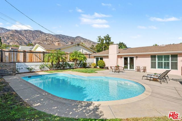 975 Pepperhill Road, Pasadena, CA 91107