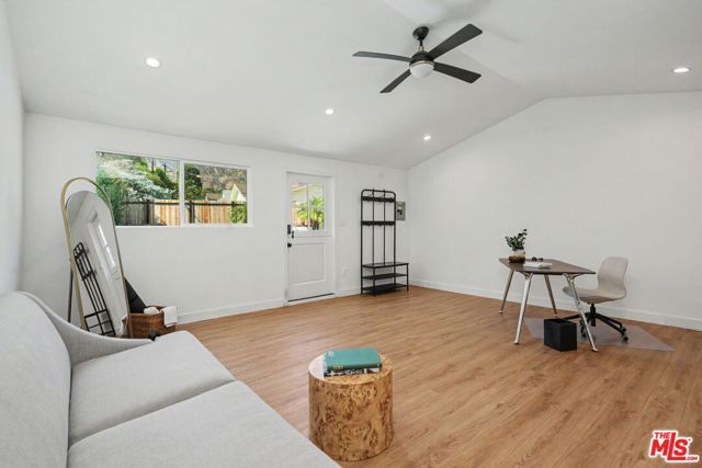 975 Pepperhill Road, Pasadena, CA 91107