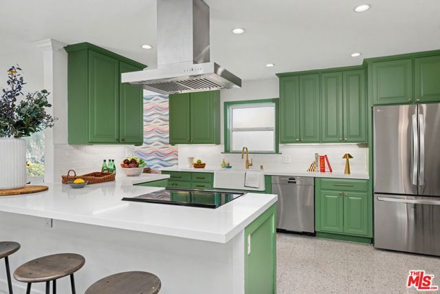 975 Pepperhill Road, Pasadena, CA 91107
