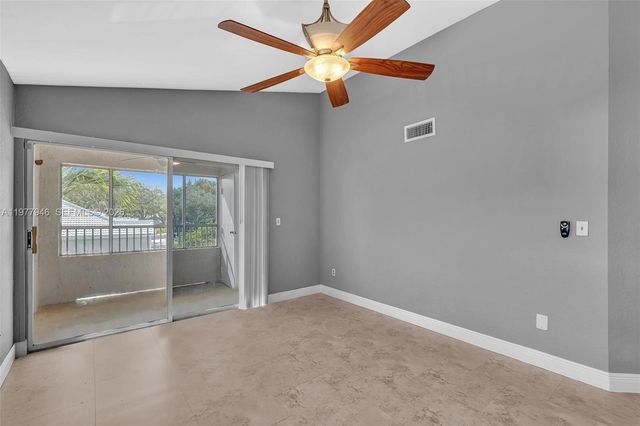 2881 N Oakland Forest Dr 212, Oakland Park, FL 33309