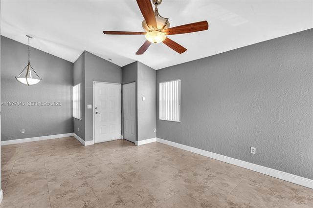 2881 N Oakland Forest Dr 212, Oakland Park, FL 33309