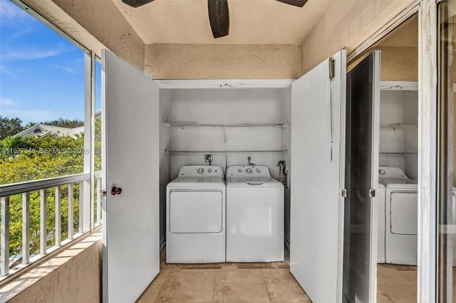 2881 N Oakland Forest Dr 212, Oakland Park, FL 33309