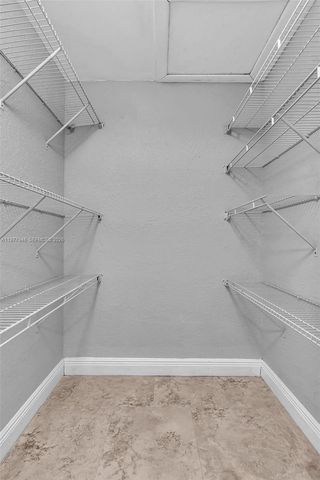 2881 N Oakland Forest Dr 212, Oakland Park, FL 33309