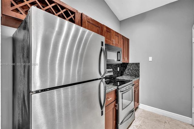 2881 N Oakland Forest Dr 212, Oakland Park, FL 33309