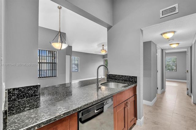 2881 N Oakland Forest Dr 212, Oakland Park, FL 33309