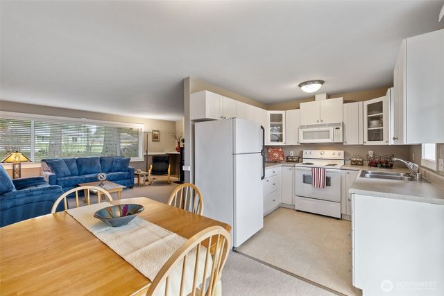 21801 52nd Avenue W, Mountlake Terrace, WA 98043