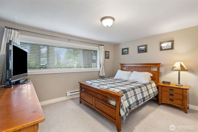 21801 52nd Avenue W, Mountlake Terrace, WA 98043