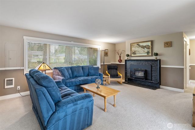 21801 52nd Avenue W, Mountlake Terrace, WA 98043