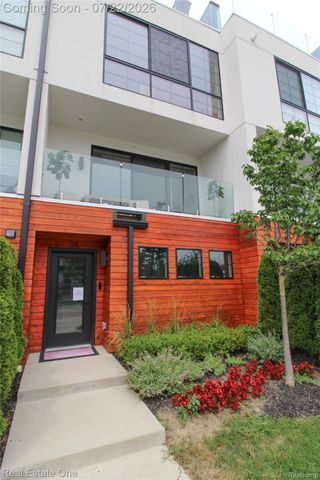 533 E Harrison Avenue 38, Royal Oak, MI 48067