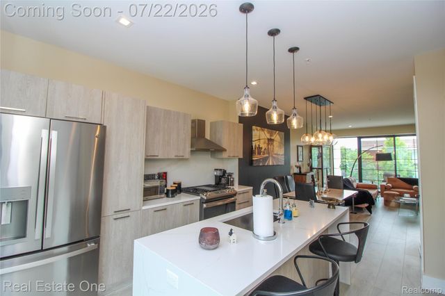 533 E Harrison Avenue 38, Royal Oak, MI 48067