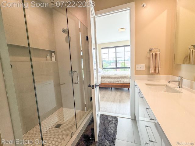 533 E Harrison Avenue 38, Royal Oak, MI 48067