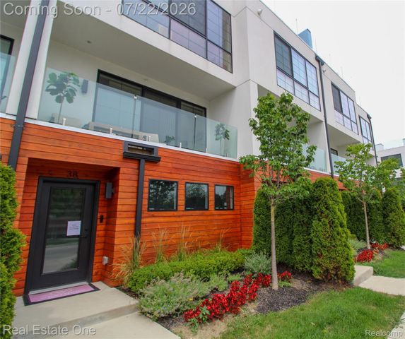 533 E Harrison Avenue 38, Royal Oak, MI 48067