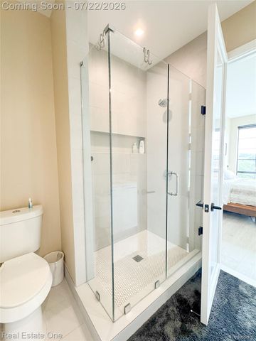 533 E Harrison Avenue 38, Royal Oak, MI 48067
