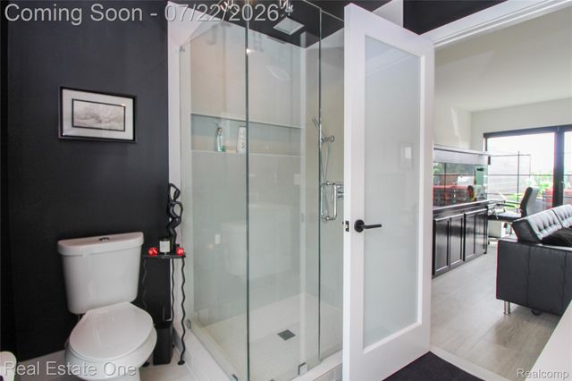 533 E Harrison Avenue 38, Royal Oak, MI 48067