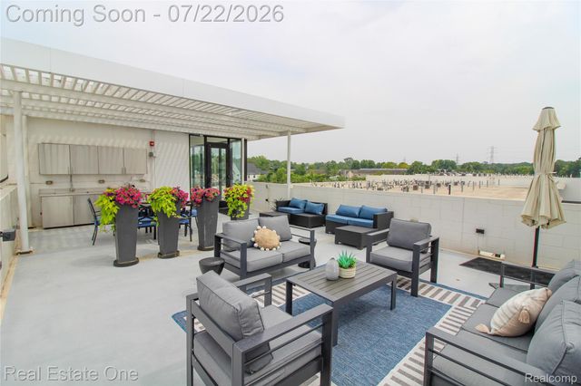 533 E Harrison Avenue 38, Royal Oak, MI 48067