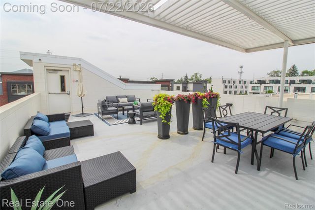 533 E Harrison Avenue 38, Royal Oak, MI 48067