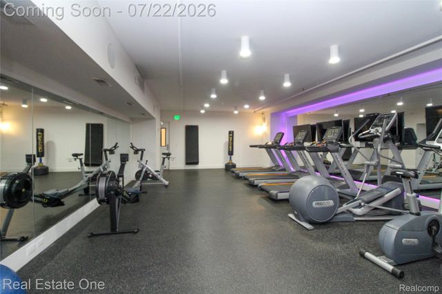 533 E Harrison Avenue 38, Royal Oak, MI 48067