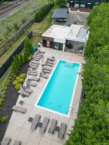533 E Harrison Avenue 38, Royal Oak, MI 48067