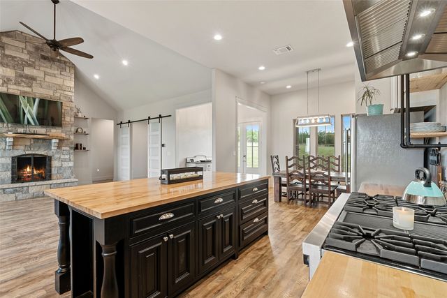 3017 Shooting Star Court, Graford, TX 76449