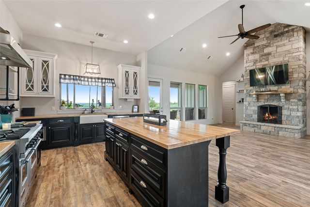 3017 Shooting Star Court, Graford, TX 76449