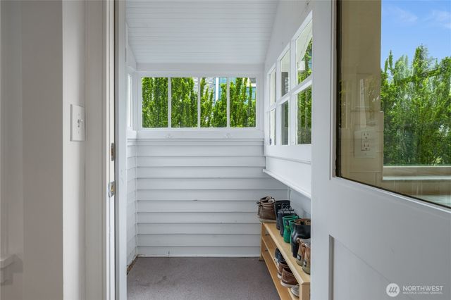 614 NW 74th Street, Seattle, WA 98117