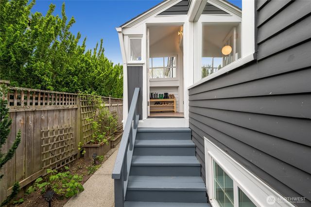 614 NW 74th Street, Seattle, WA 98117