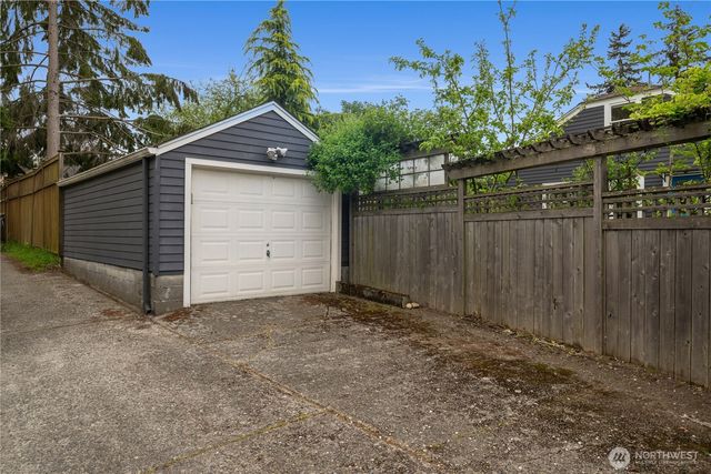 614 NW 74th Street, Seattle, WA 98117