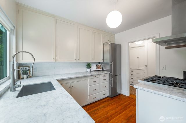 614 NW 74th Street, Seattle, WA 98117
