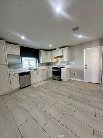 12790 Desert Creek Circle, Victorville, CA 92395
