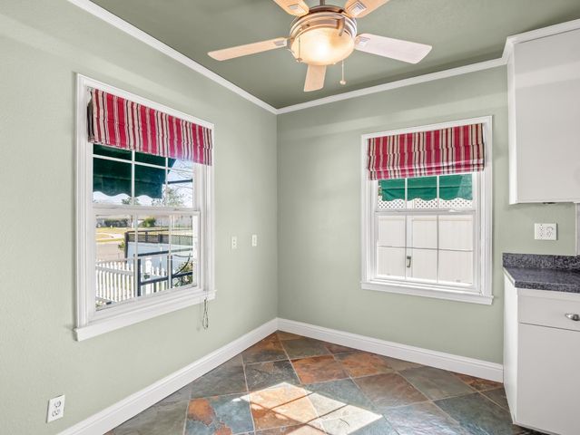 1515 N Vagedes Avenue, Fresno, CA 93728