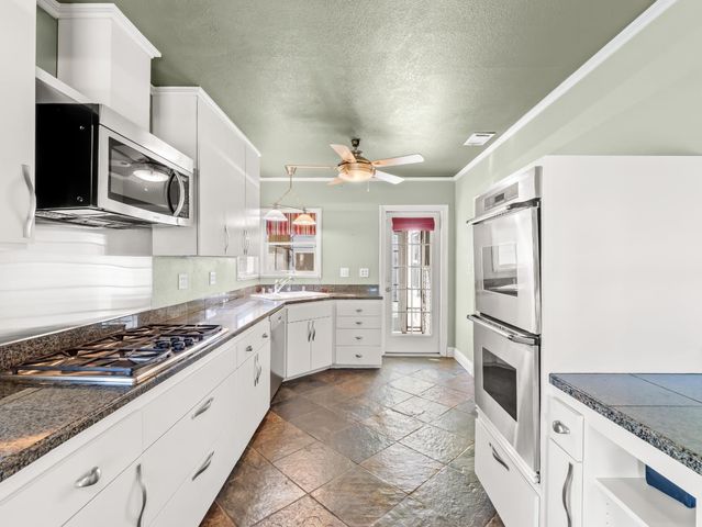 1515 N Vagedes Avenue, Fresno, CA 93728