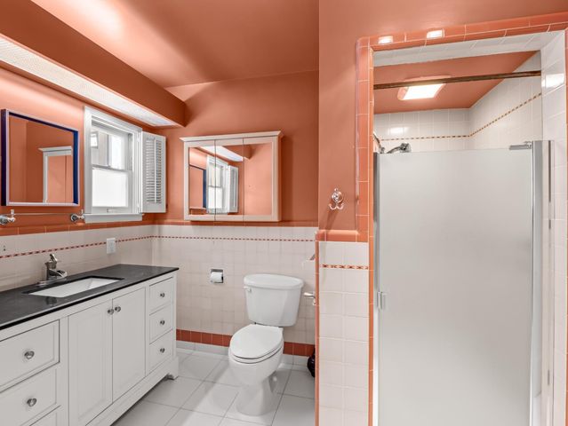 1515 N Vagedes Avenue, Fresno, CA 93728