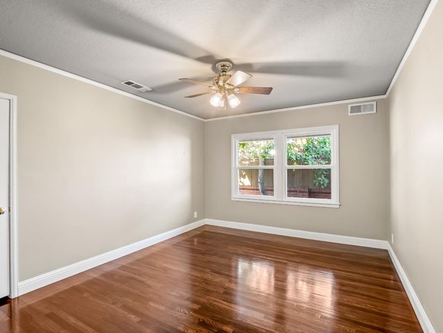 1515 N Vagedes Avenue, Fresno, CA 93728