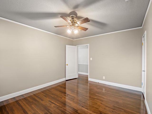 1515 N Vagedes Avenue, Fresno, CA 93728