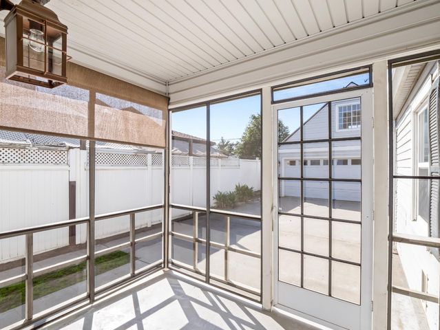 1515 N Vagedes Avenue, Fresno, CA 93728