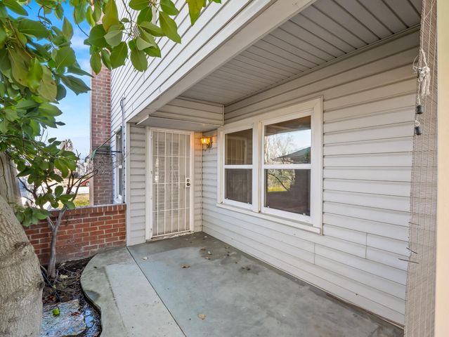 1515 N Vagedes Avenue, Fresno, CA 93728