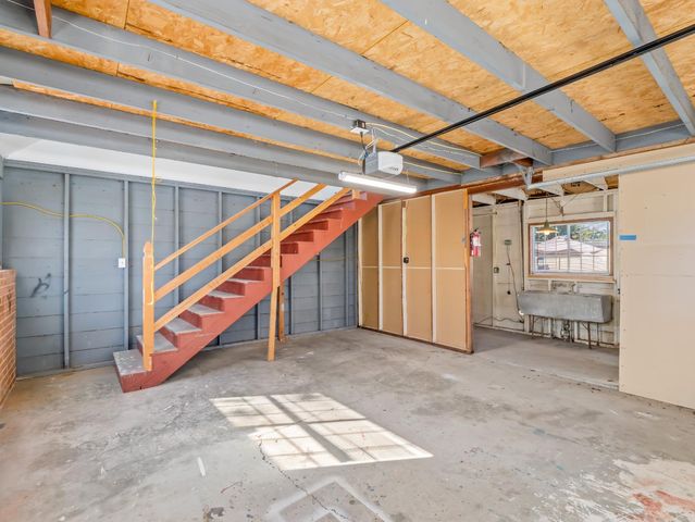 1515 N Vagedes Avenue, Fresno, CA 93728