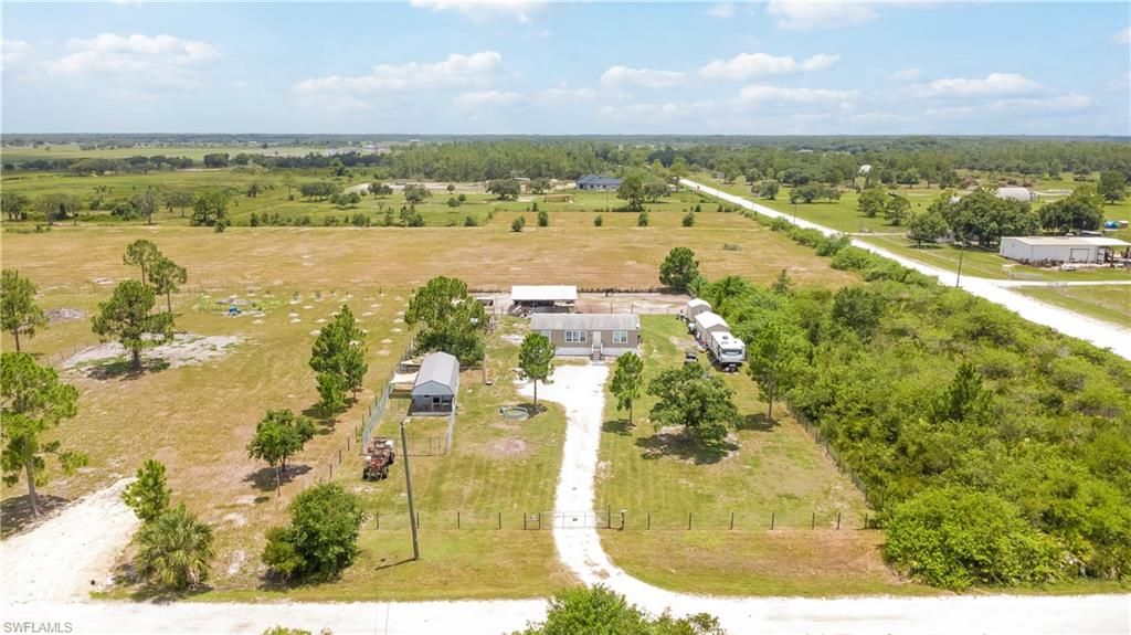 1014 Dixie RD, LABELLE, FL 33935 — photo 2
