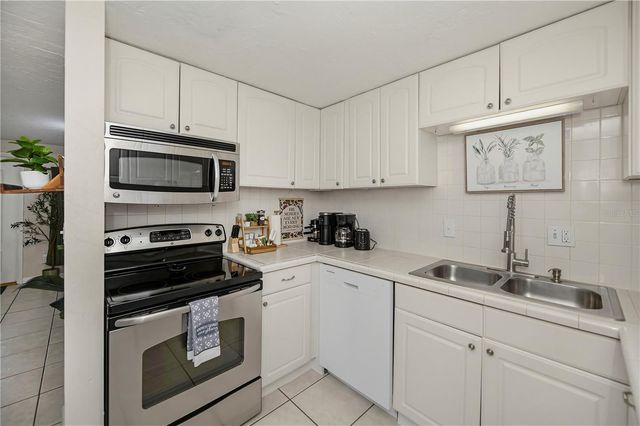1050 OLYMPIA ROAD, Venice, FL 34293