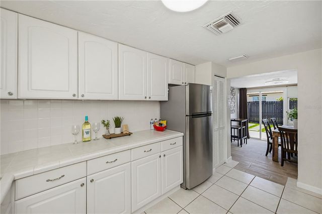1050 OLYMPIA ROAD, Venice, FL 34293