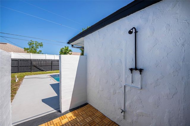 1050 OLYMPIA ROAD, Venice, FL 34293