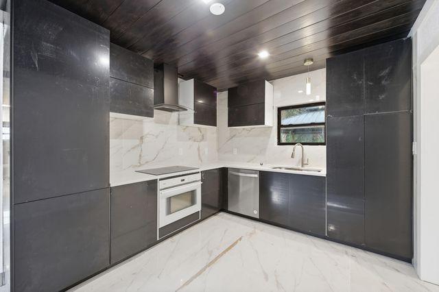 2529 Rainbow Drive, Fort Pierce, FL 34981