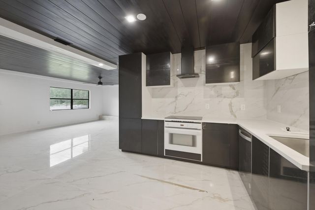 2529 Rainbow Drive, Fort Pierce, FL 34981