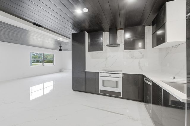 2529 Rainbow Drive, Fort Pierce, FL 34981