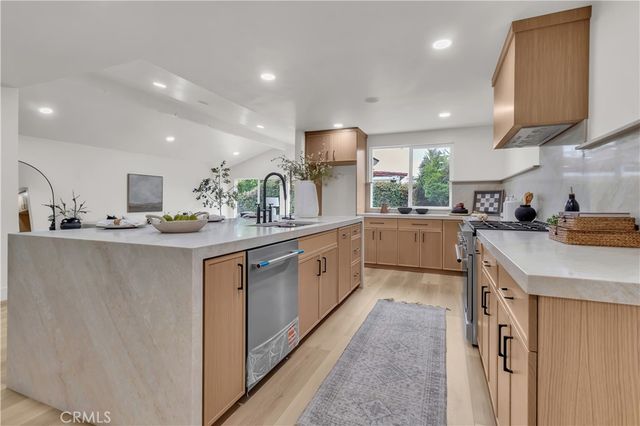 2525 N Pacific, Santa Ana, CA 92706