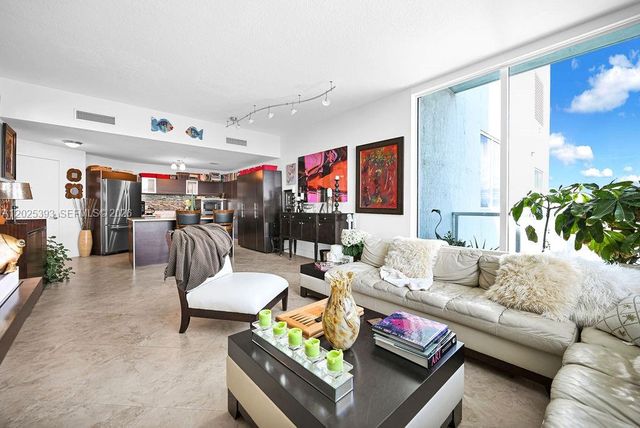 1900 N Bayshore Dr 5103, Miami, FL 33132