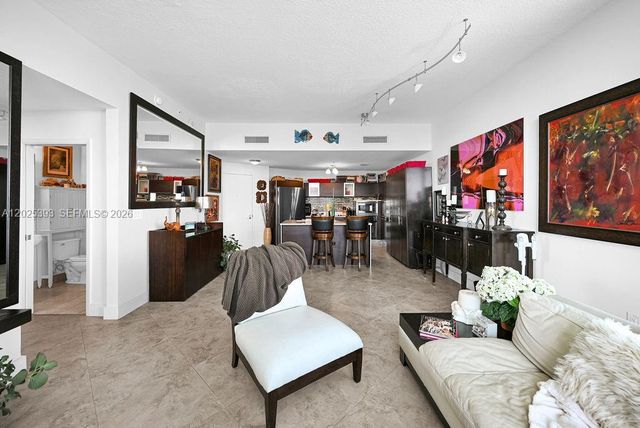 1900 N Bayshore Dr 5103, Miami, FL 33132